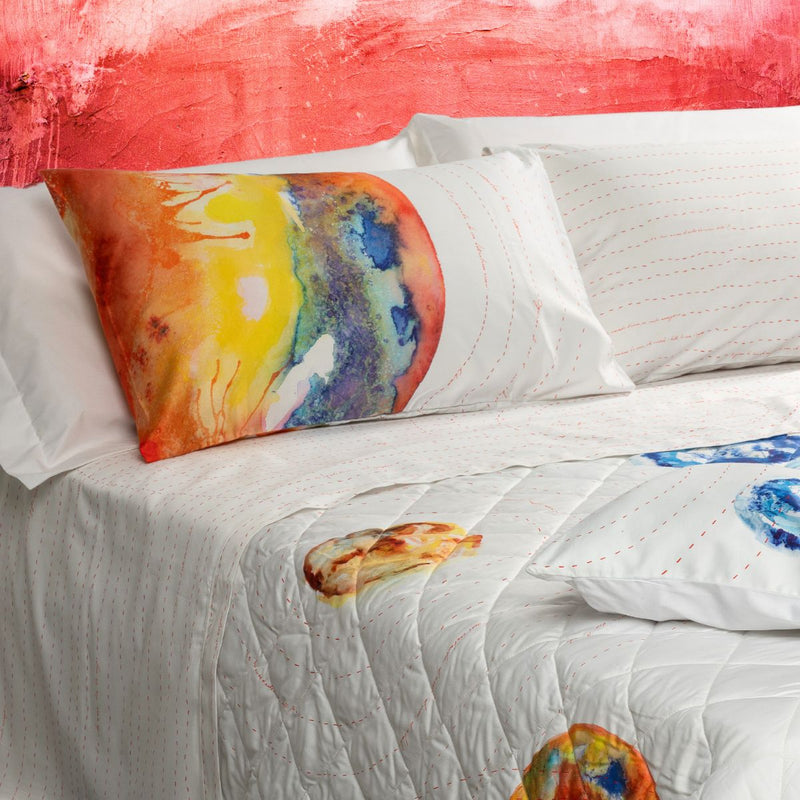 Completo letto in rasetto di cotone con cuscino arredo omaggio, grandi pois multicolore e scritte