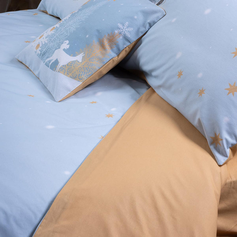 parure copripiumino bosco incantato paesaggio invernale stilizzato bianco azzurro oro con alberi renne cotone made in italy calda flanella di cotone dettaglio