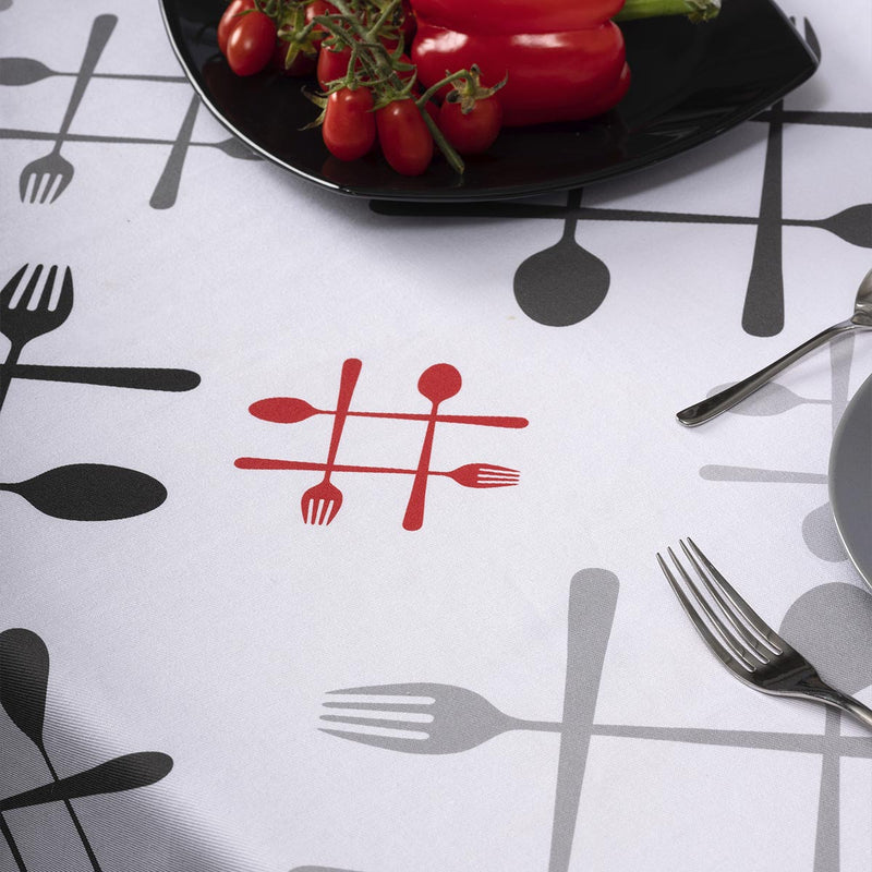 tovaglia logo simone rugiati cucchiaio forchette antimacchia bianco rosso nero grigio made in italy collezione invernale 100% Cotone dettaglio