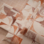 Dettaglio Parure Copripiumino con stampa geometrica su percalle di cotone della collezione Paola Marella variante naturale  